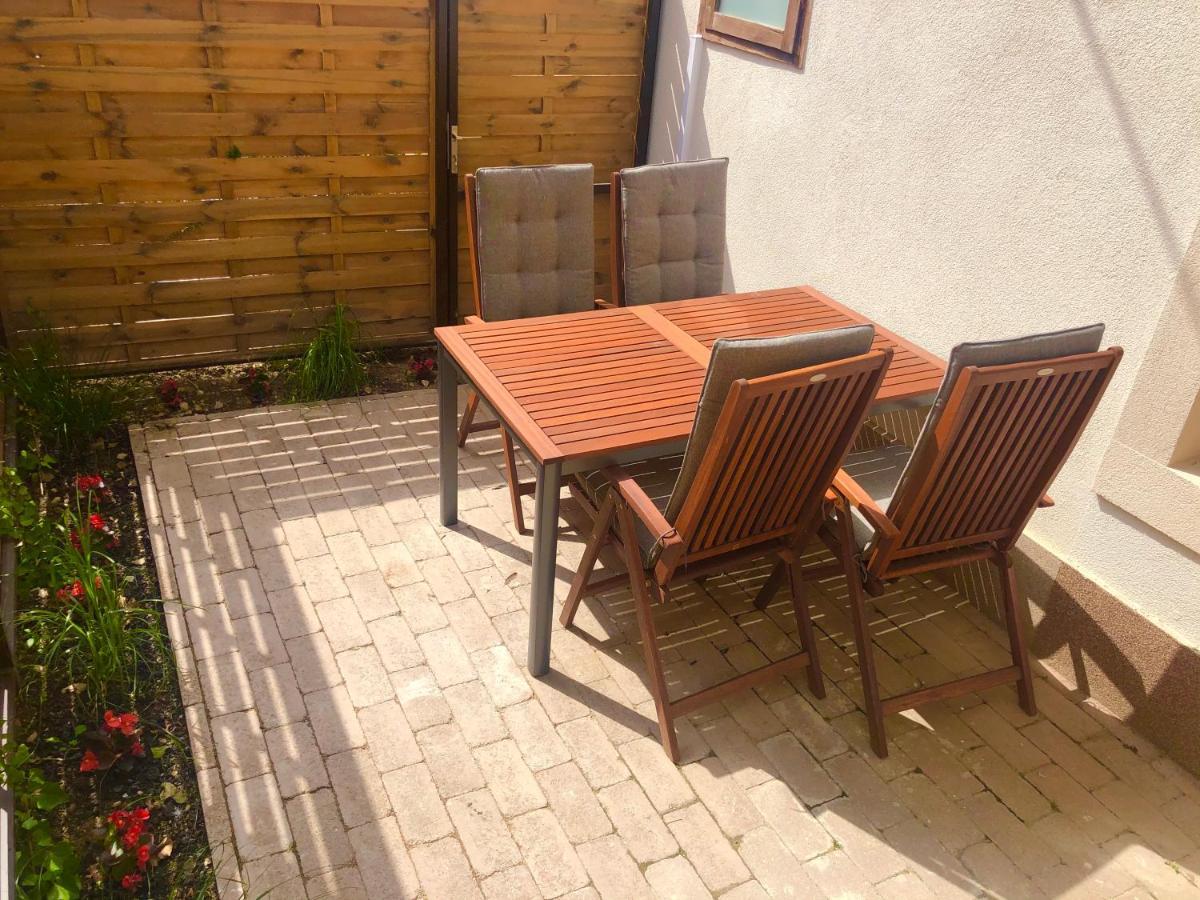 Boroka Apartman Belvaros Veszprém Exterior foto